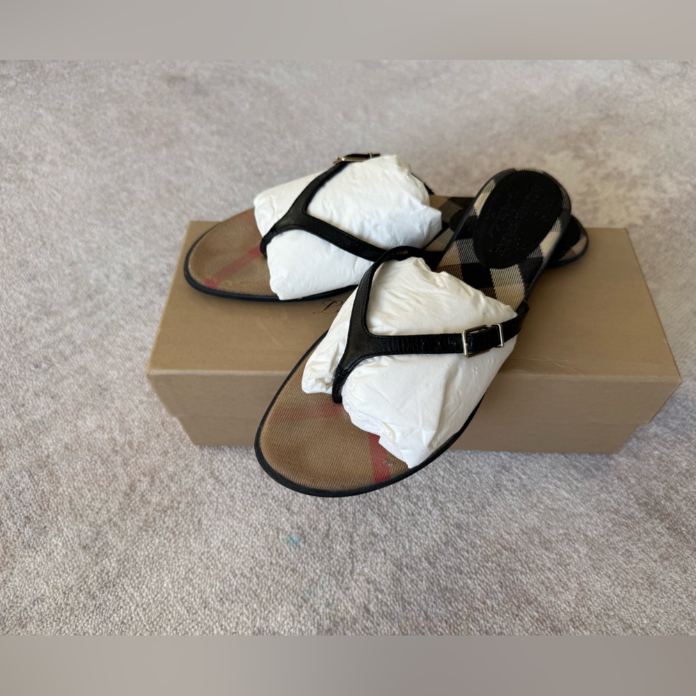 Burberry Bridle Housecheck Meadow Flip Flop Sandals